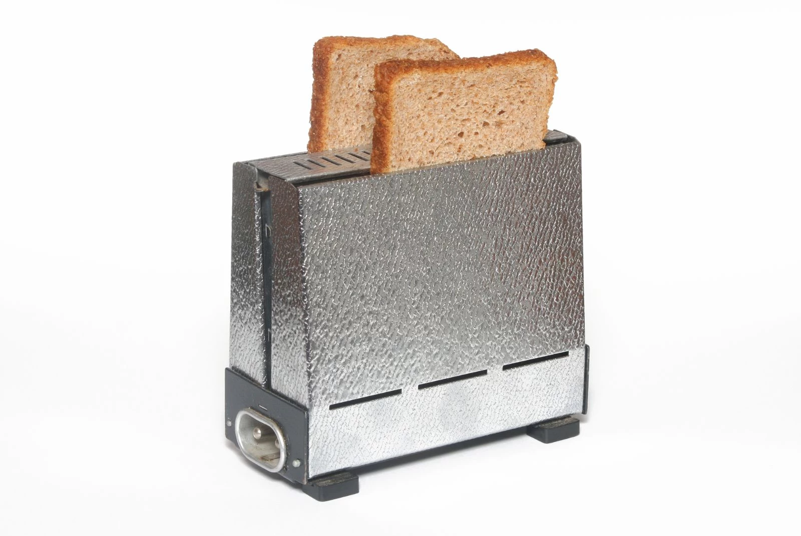 Have You Been Slicing Your Toast All Wrong-Getty Thinkstock